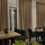 Reign מלון 4*