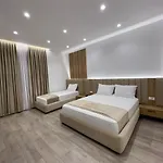 Reign מלון 4*