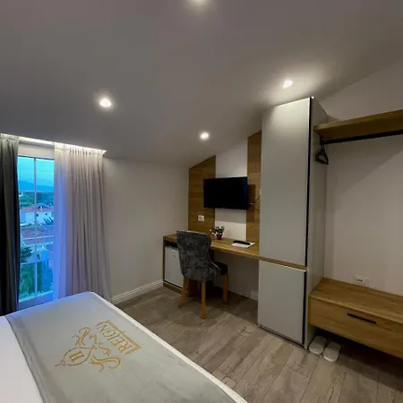 Reign Otel Vorë