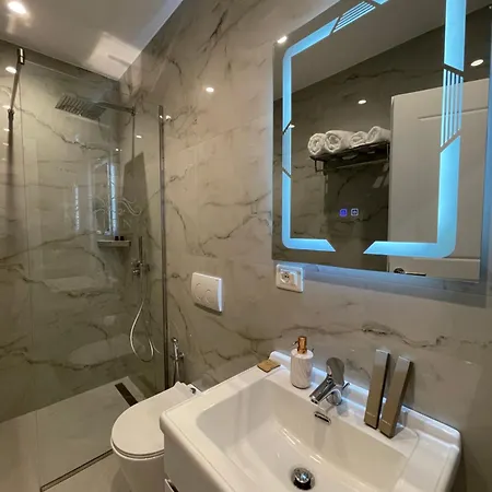 Reign Otel
